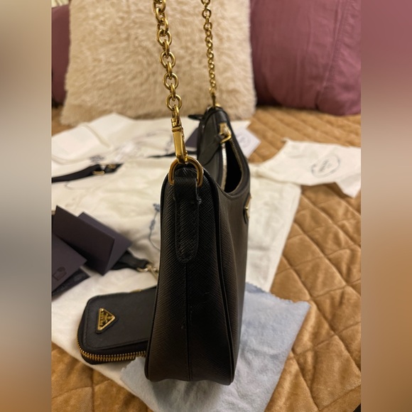 PRADA RE-EDITION 2005 HANDBAG IN BLACK LEATHER SAFFIANO - Picture 4 of 9